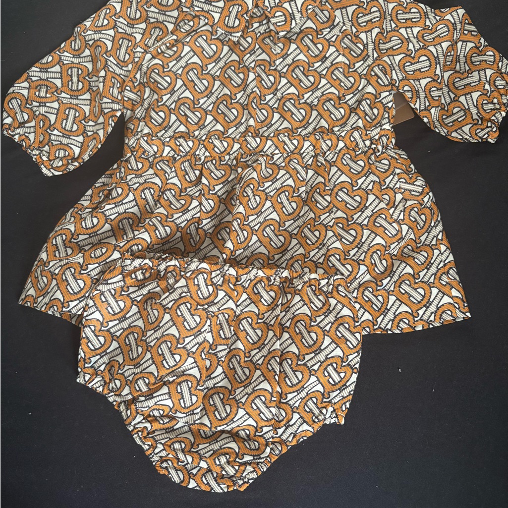 Burberry 2piece Set Orange And Brown Size 1 Month